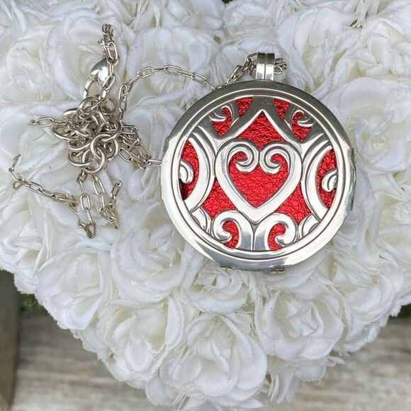 Authentic Brighton Circle Disc Necklace Red Backdrop & Heart Design Overlay EUC! - Picture 1 of 4